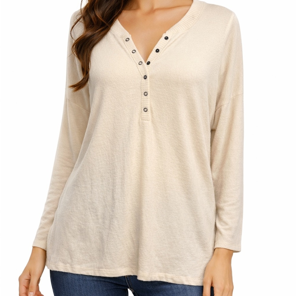 Abercrombie & Fitch Cream V-Neck Button Up Long Sleeve Soft Cozy Comfy Sweater